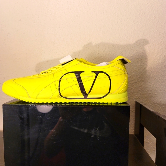 NWB Onitsuka Tiger × Valentino sneakers - Picture 2 of 5